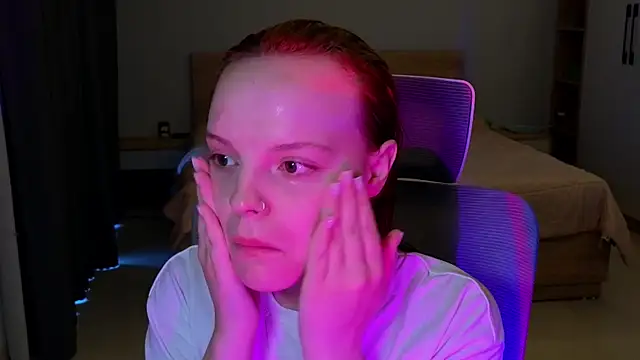 mollybossy online show from April 2026 12:14:01 AM