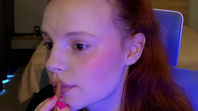 mollybossy online show from April 2026 12:17:01 AM