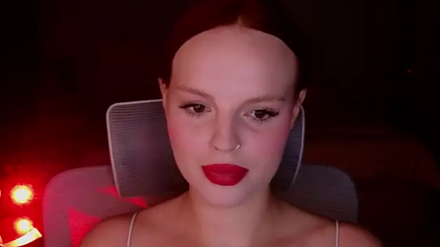 Snapshot of mollybossy chatting on May 2026 03:42:01 PM mollybossy online show from May 2026 03:42:01 PM
