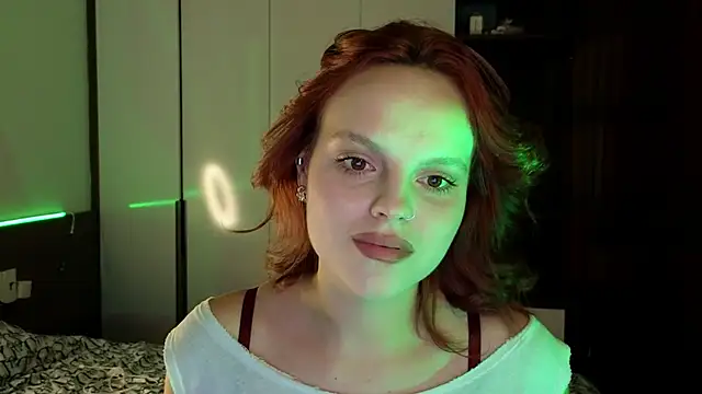 Snapshot of mollybossy chatting on June 2026 04:13:02 PM mollybossy online show from June 2026 04:13:02 PM
