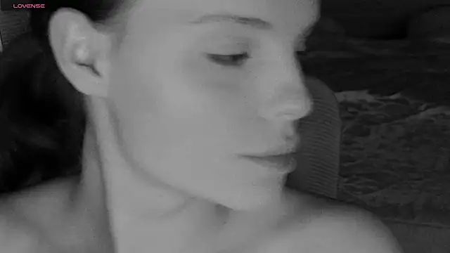 Snapshot of mollybossy chatting on May 2026 02:05:02 AM mollybossy online show from May 2026 02:05:02 AM