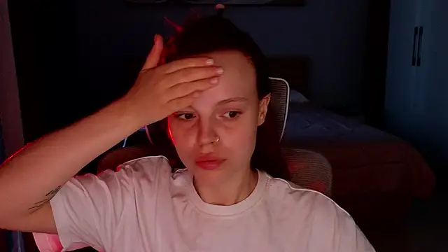 mollybossy online show from April 2026 12:13:01 AM