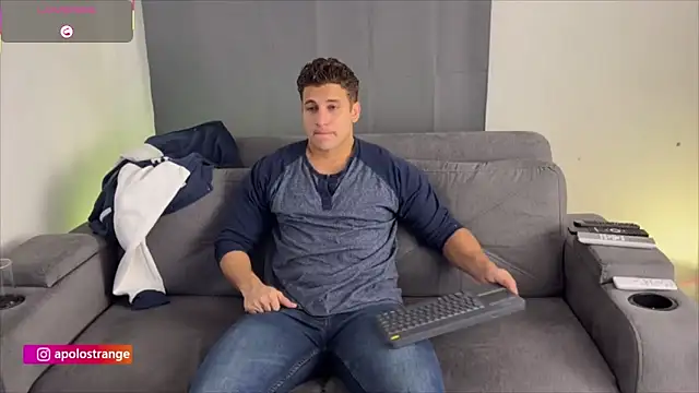Snapshot of apolo_strange chatting on April 2026 10:01:01 PM apolo strange online show from April 2026 10:01:01 PM