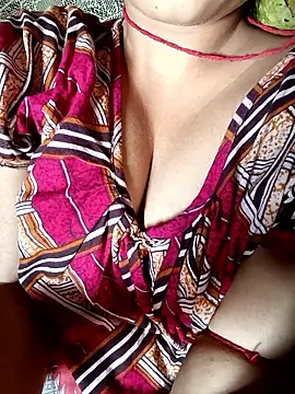 tina2005 online show from March 2026 02:33:01 AM