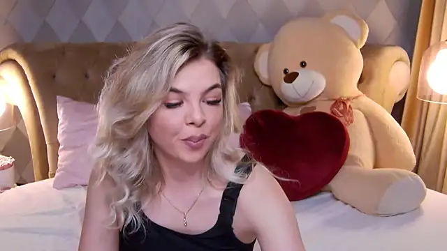 KimmBliss online show from April 2026 07:58:02 PM