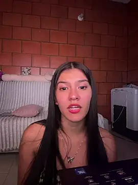 xayah cute online show from April 2026 06:28:01 AM