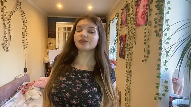 Lily  Moon  online show from March 2026 11:56:02 AM