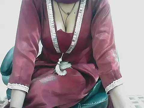 Snapshot of ragini_bby chatting on May 2026 03:13:01 AM ragini bby online show from May 2026 03:13:01 AM