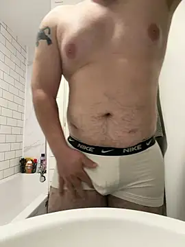 bigmillz32 online show from March 2026 12:33:01 AM