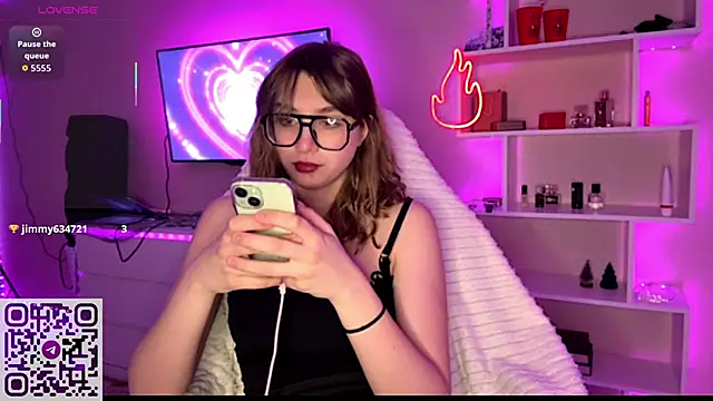Olivia 132 online show from April 2026 02:54:01 PM