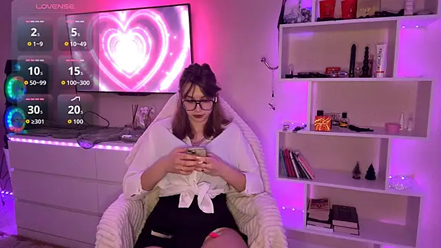 Olivia 132 online show from April 2026 01:12:02 PM