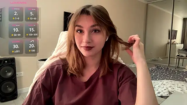 Snapshot of Olivia_132 chatting on March 2026 10:44:01 AM Olivia 132 online show from March 2026 10:44:01 AM