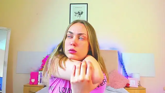 MelanieCuty online show from May 2026 05:36:02 AM