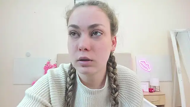 MelanieCuty online show from April 2026 05:15:01 AM