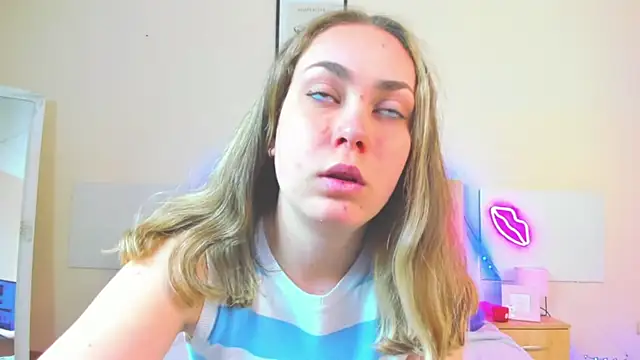 MelanieCuty online show from May 2026 05:44:02 AM