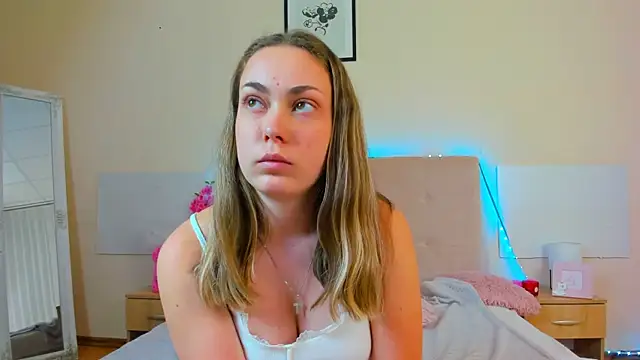 Snapshot of MelanieCuty chatting on July 2026 10:21:02 AM MelanieCuty online show from July 2026 10:21:02 AM