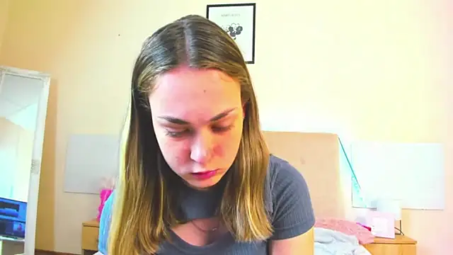 MelanieCuty online show from May 2026 05:48:01 AM