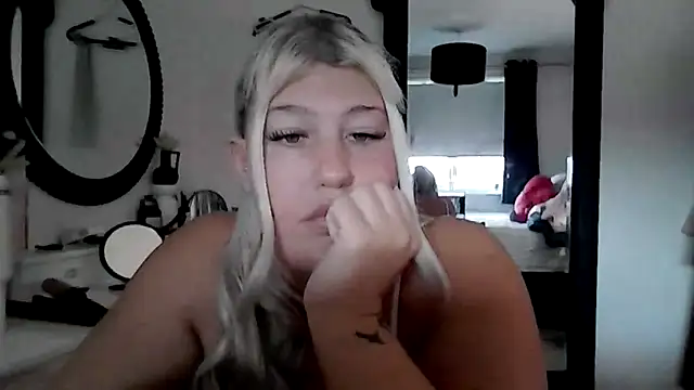 Lexi Laura online show from March 2026 01:49:02 PM