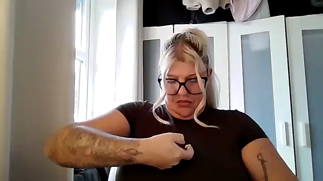 Lexi Laura online show from March 2026 09:32:02 AM