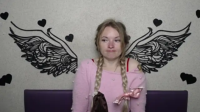 Snapshot of Nic0leDreams chatting on March 2026 06:06:01 AM Nic0leDreams online show from March 2026 06:06:01 AM