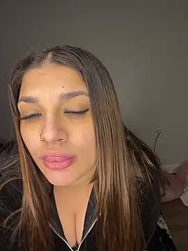 treasurebabii online show from May 2026 06:32:01 AM