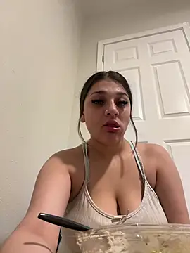 Snapshot of treasurebabii chatting on July 2026 08:43:02 PM treasurebabii online show from July 2026 08:43:02 PM