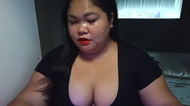 Snapshot of prettycarla_ chatting on June 2026 12:48:02 AM prettycarla online show from June 2026 12:48:02 AM