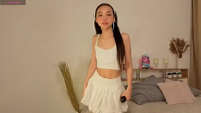 Snapshot of Milisaaaaa chatting on May 2026 09:24:02 AM Milisaaaaa online show from May 2026 09:24:02 AM