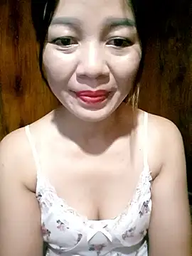 Yiyi102300 online show from May 2026 02:50:02 AM