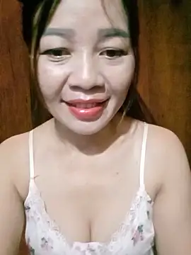Yiyi102300 online show from May 2026 03:15:01 AM