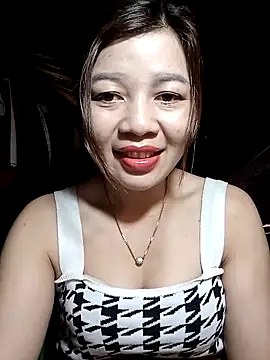Snapshot of Yiyi102300 chatting on April 2026 02:29:02 AM Yiyi102300 online show from April 2026 02:29:02 AM