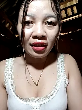 Snapshot of Yiyi102300 chatting on March 2026 03:17:02 AM Yiyi102300 online show from March 2026 03:17:02 AM