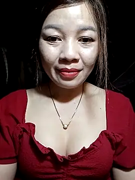 Snapshot of Yiyi102300 chatting on April 2026 01:06:02 PM Yiyi102300 online show from April 2026 01:06:02 PM