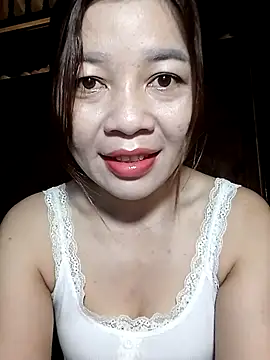 Snapshot of Yiyi102300 chatting on April 2026 11:47:02 PM Yiyi102300 online show from April 2026 11:47:02 PM