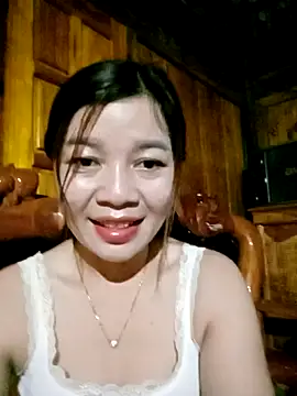 Snapshot of Yiyi102300 chatting on April 2026 01:04:02 PM Yiyi102300 online show from April 2026 01:04:02 PM