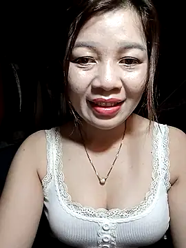 Snapshot of Yiyi102300 chatting on April 2026 02:30:01 PM Yiyi102300 online show from April 2026 02:30:01 PM