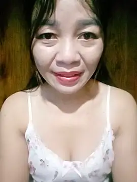 Yiyi102300 online show from May 2026 10:37:02 PM