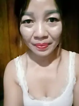 Yiyi102300 online show from May 2026 02:41:02 AM