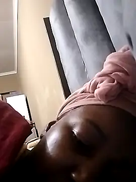Prettylicou online show from March 2026 01:39:02 AM