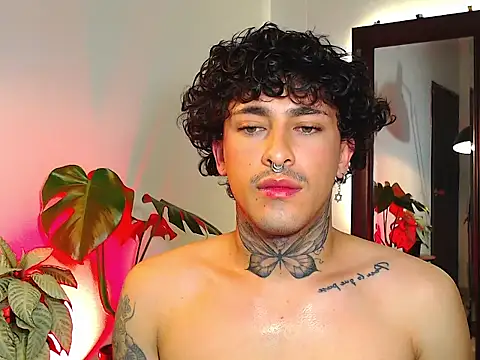 Snapshot of stevennavarro chatting on March 2026 01:33:01 AM stevennavarro online show from March 2026 01:33:01 AM