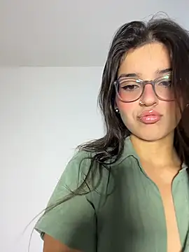 MiaMillers28 online show from April 2026 04:57:02 PM