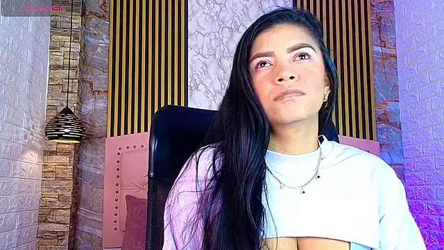 Snapshot of AishaCambell_ chatting on May 2026 11:06:01 AM AishaCambell online show from May 2026 11:06:01 AM