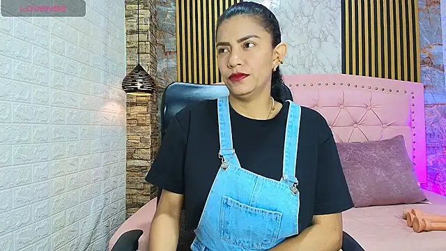 AishaCambell  online show from April 2026 09:55:02 AM