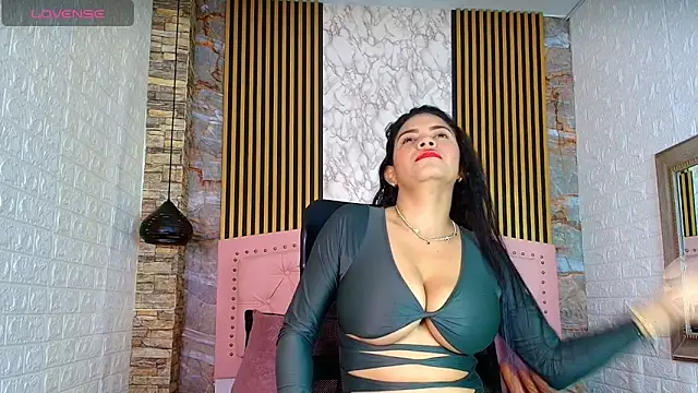 Snapshot of AishaCambell_ chatting on May 2026 10:11:01 AM AishaCambell online show from May 2026 10:11:01 AM
