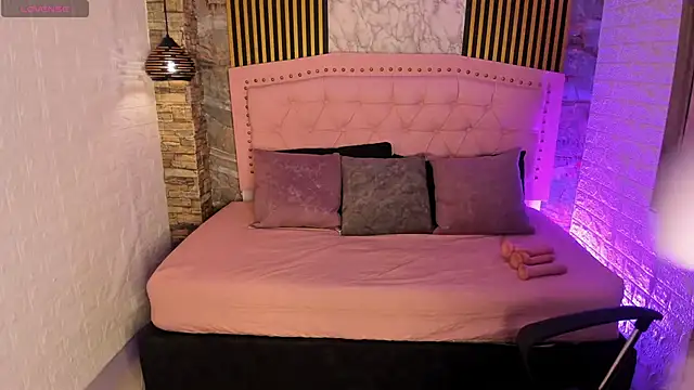 AishaCambell  online show from April 2026 10:11:02 AM