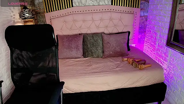 AishaCambell  online show from April 2026 11:03:02 AM