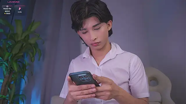 angel yuhogg online show from March 2026 06:04:01 AM
