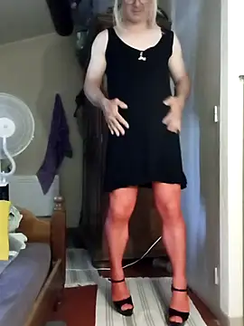 stephie83 online show from June 2026 04:06:02 PM