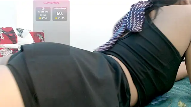 hotlatinaluna23 online show from May 2026 02:37:02 PM