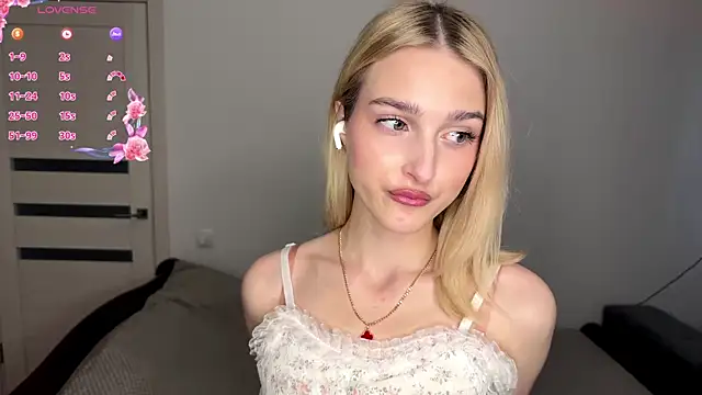 SweetiLun online show from April 2026 01:50:02 PM